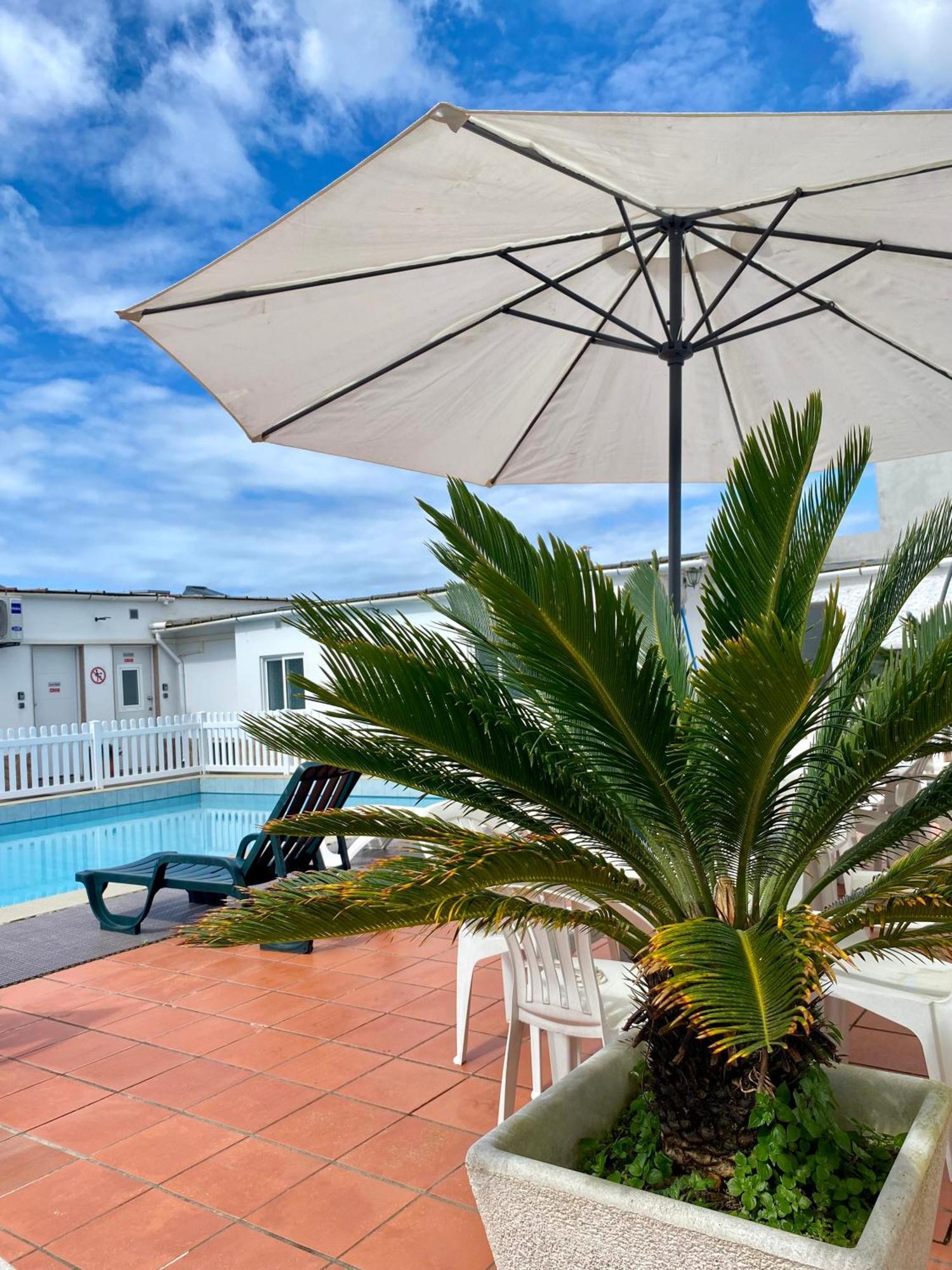 Live, Laugh, Love Beach Guest Home With Ac Madalena  Exterior photo